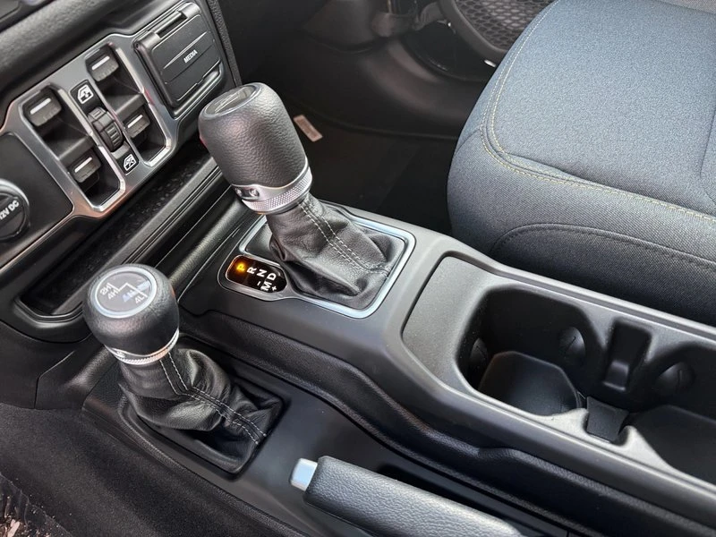 2026 Jeep JT Gladiator - Image 13 of 20