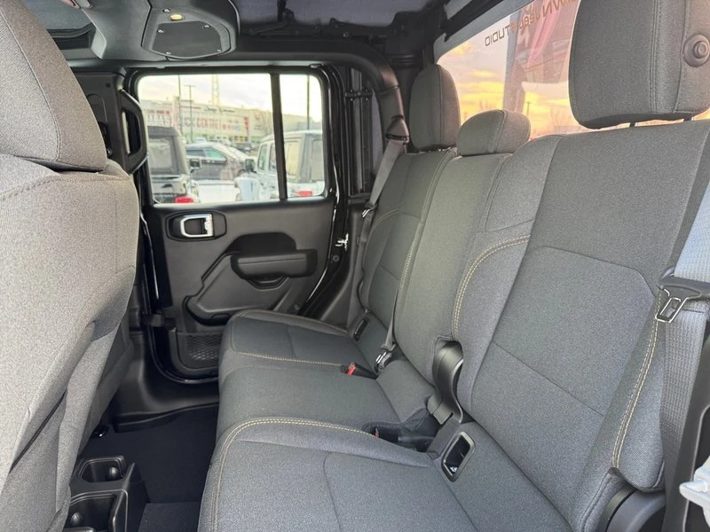 2026 Jeep JT Gladiator - Image 19 of 20
