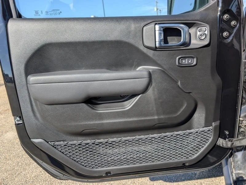 2026 Jeep JT Gladiator - Image 16 of 20