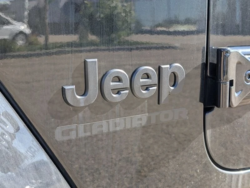 2026 Jeep JT Gladiator - Image 14 of 20