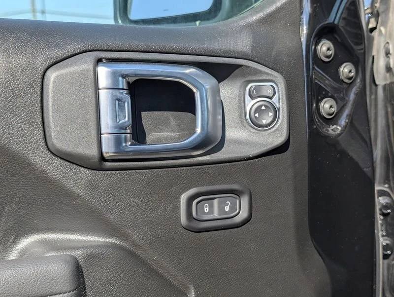 2026 Jeep JT Gladiator - Image 17 of 20