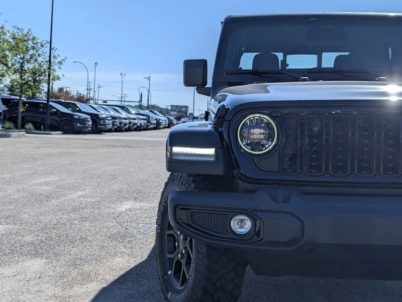 2026 Jeep JT Gladiator - Image 10 of 20