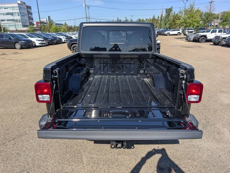 2026 Jeep JT Gladiator - Image 5 of 20
