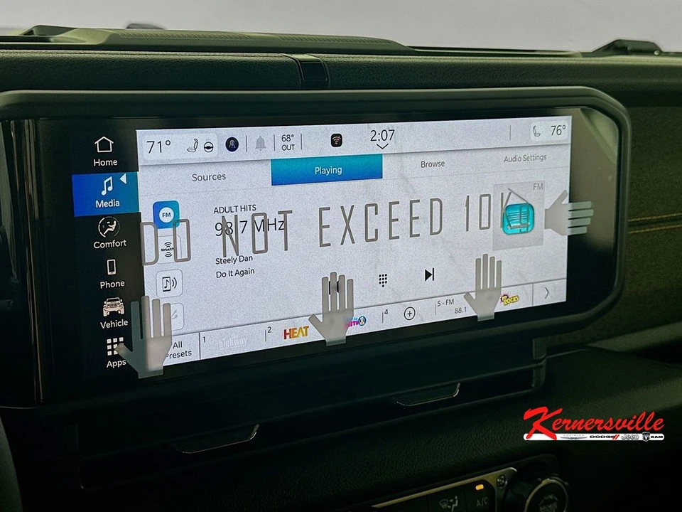 2026 Jeep JT Gladiator - Image 13 of 21