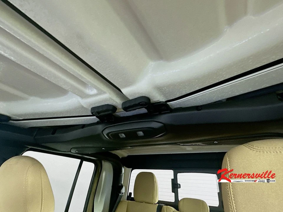 2026 Jeep JT Gladiator - Image 14 of 21