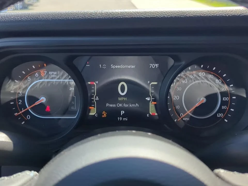 2026 Jeep JT Gladiator - Image 16 of 20