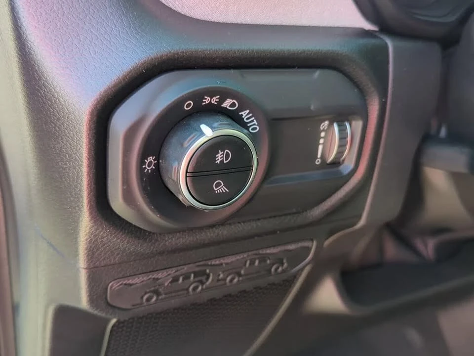 2026 Jeep JT Gladiator - Image 14 of 20