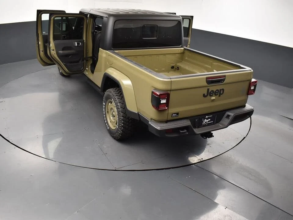 2026 Jeep JT Gladiator - Image 14 of 20