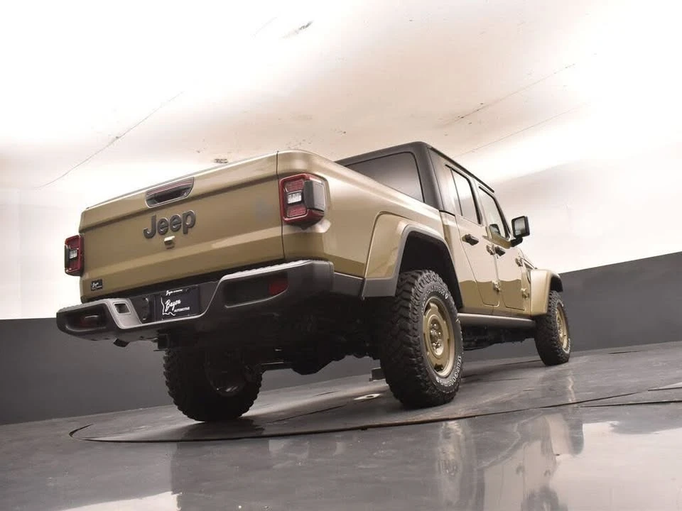2026 Jeep JT Gladiator - Image 16 of 20