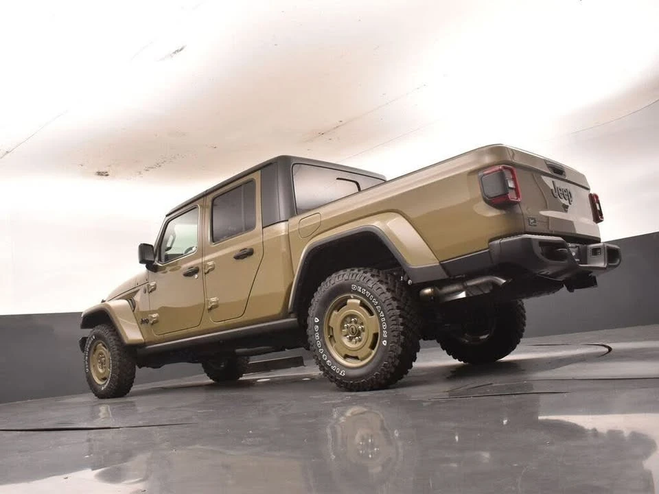 2026 Jeep JT Gladiator - Image 19 of 20
