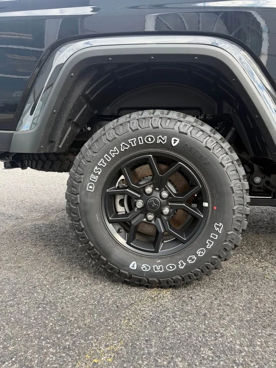 2026 Jeep JT Gladiator - Image 5 of 19