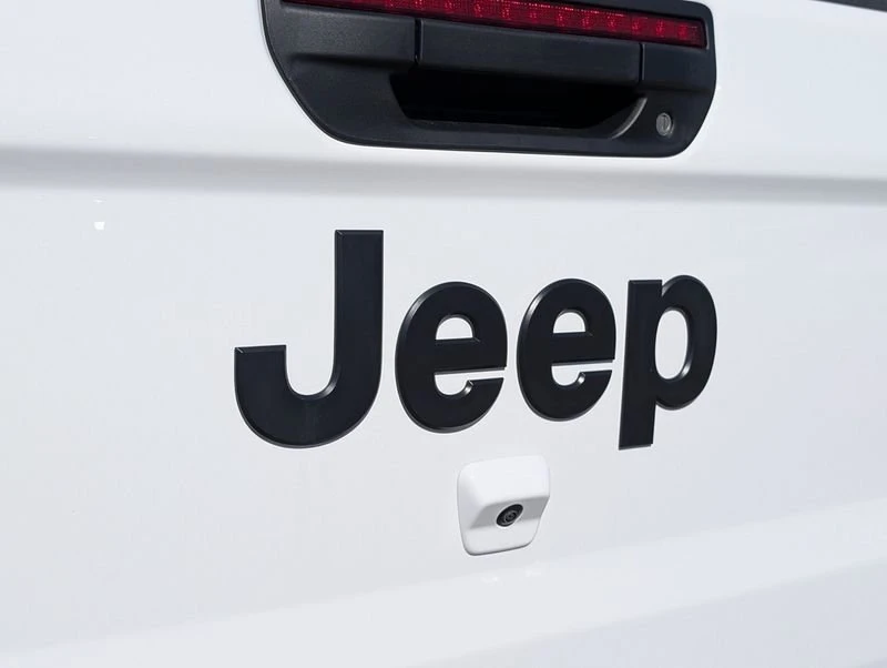 2026 Jeep JT Gladiator - Image 14 of 20