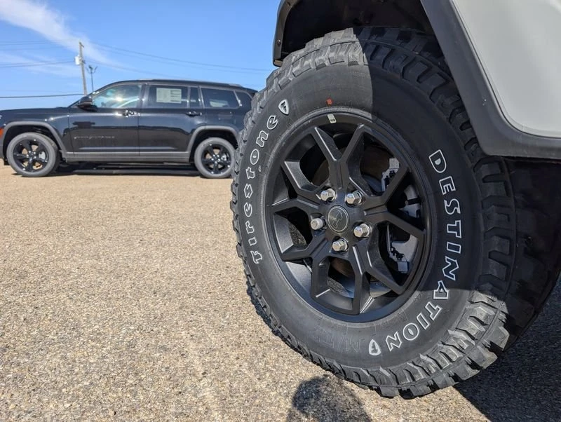 2026 Jeep JT Gladiator - Image 11 of 20