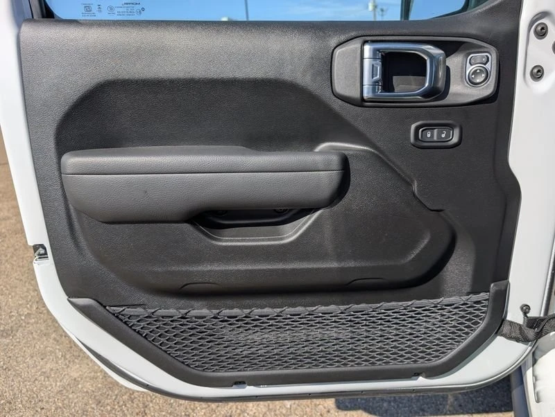 2026 Jeep JT Gladiator - Image 17 of 20
