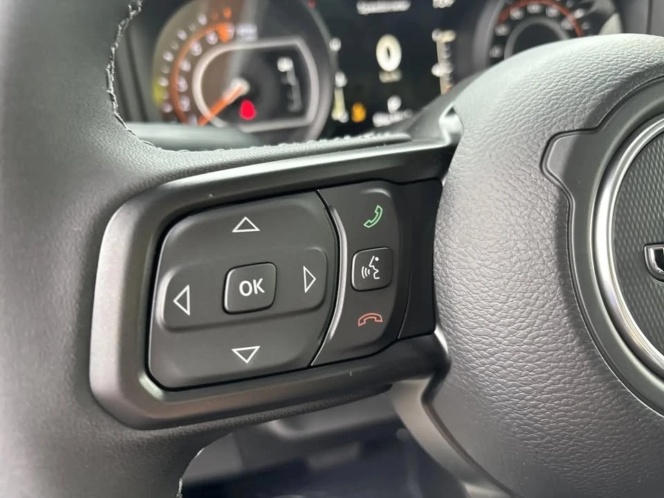 2026 Jeep JT Gladiator - Image 15 of 19