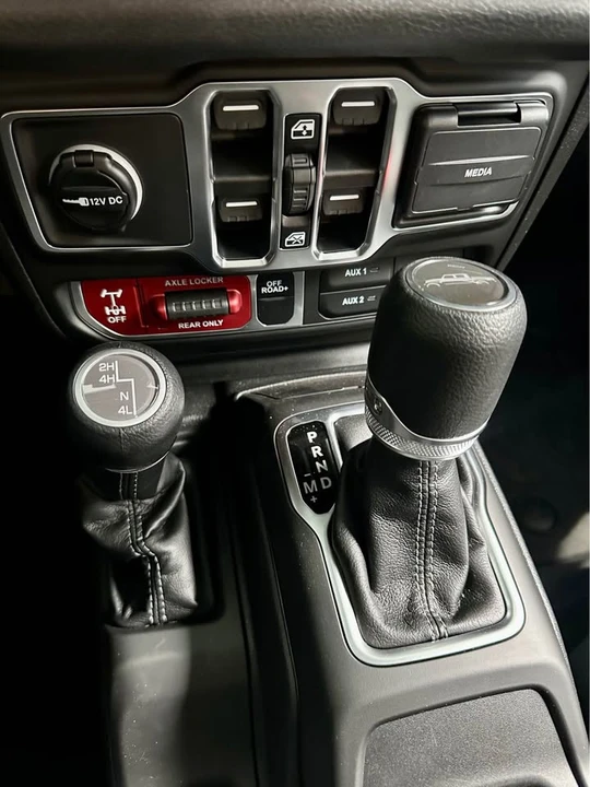 2026 Jeep JT Gladiator - Image 12 of 13