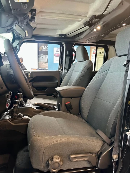 2026 Jeep JT Gladiator - Image 10 of 13