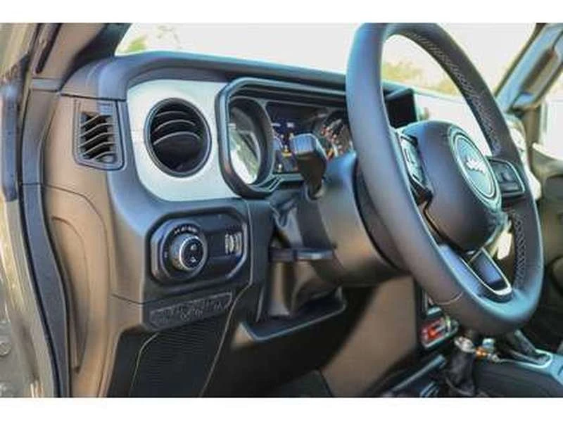 2026 Jeep JT Gladiator - Image 7 of 20