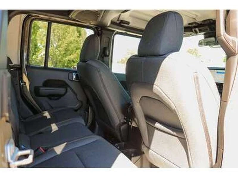 2026 Jeep JT Gladiator - Image 17 of 20