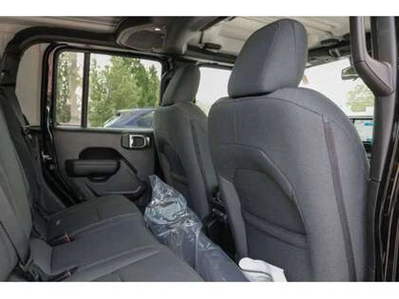 2026 Jeep JT Gladiator - Image 19 of 20