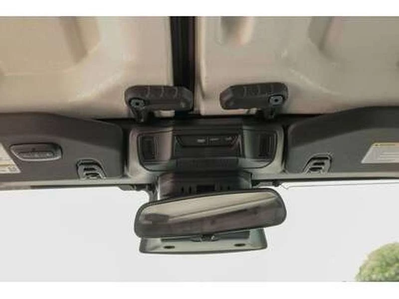 2026 Jeep JT Gladiator - Image 13 of 20