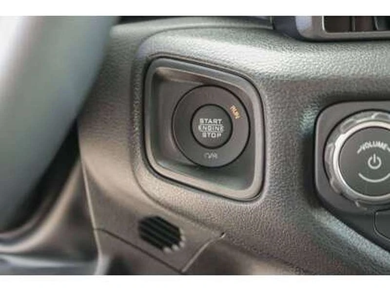 2026 Jeep JT Gladiator - Image 14 of 20