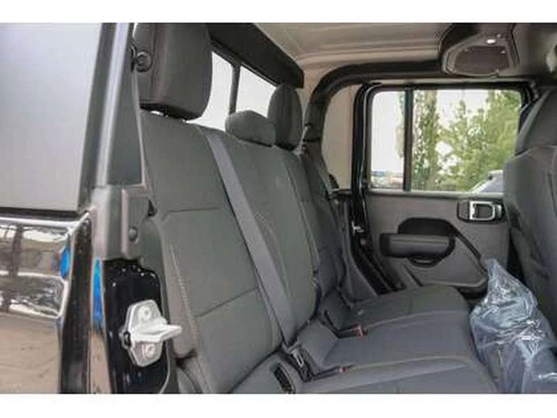 2026 Jeep JT Gladiator - Image 18 of 20