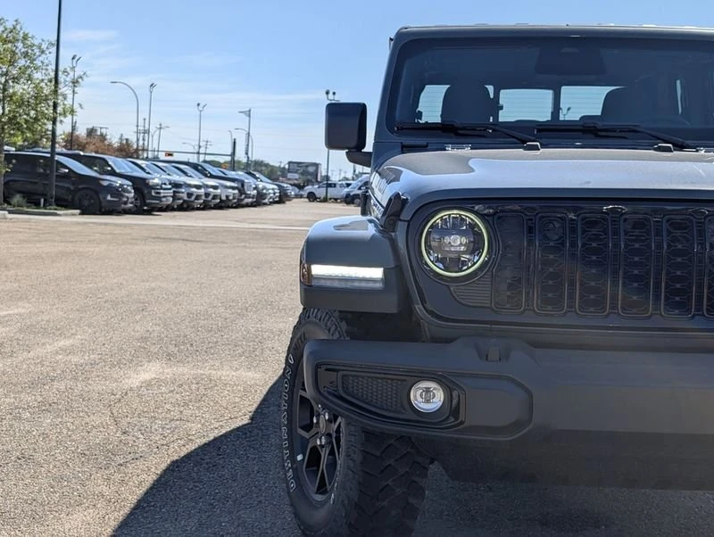 2026 Jeep JT Gladiator - Image 10 of 20