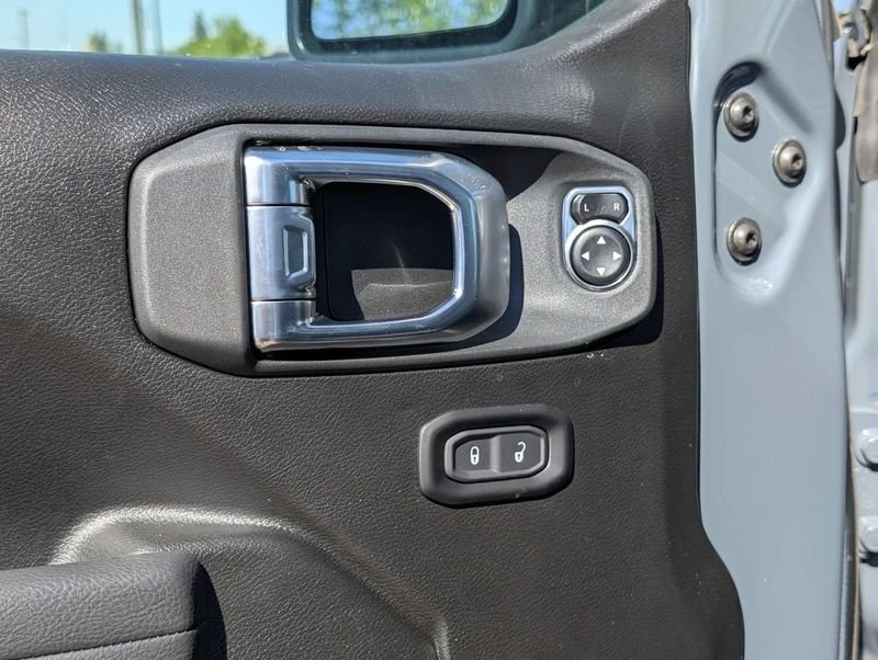 2026 Jeep JT Gladiator - Image 18 of 20