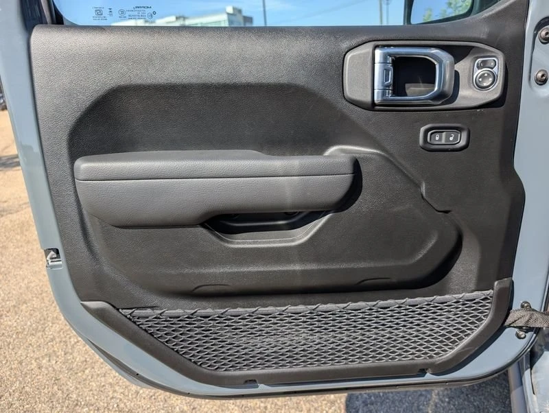2026 Jeep JT Gladiator - Image 17 of 20