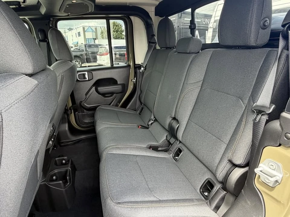 2026 Jeep JT Gladiator - Image 14 of 15