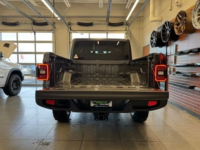 2026 Jeep JT Gladiator - Image 15 of 20
