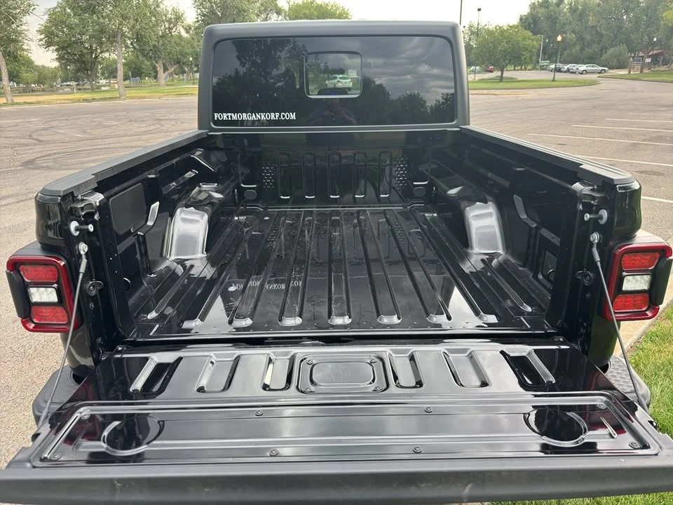 2026 Jeep JT Gladiator - Image 17 of 20