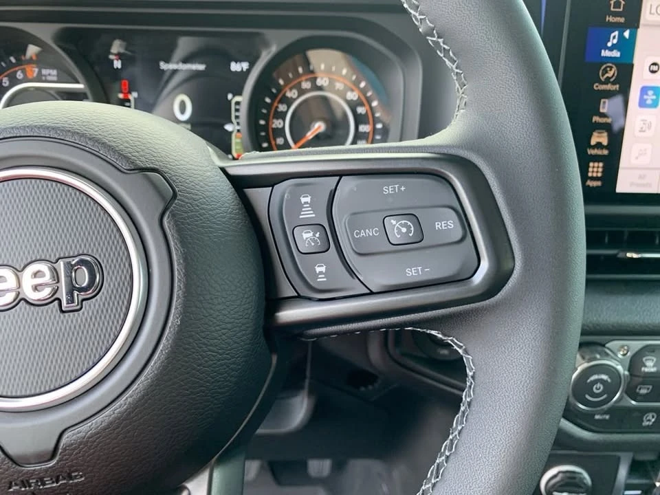 2026 Jeep JT Gladiator - Image 17 of 20