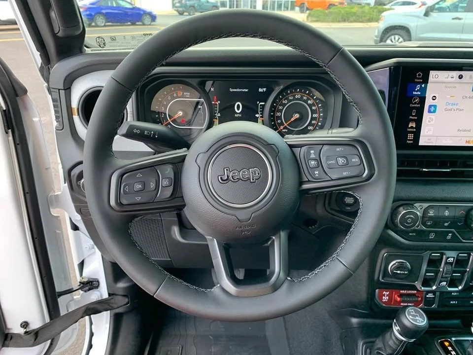2026 Jeep JT Gladiator - Image 15 of 20