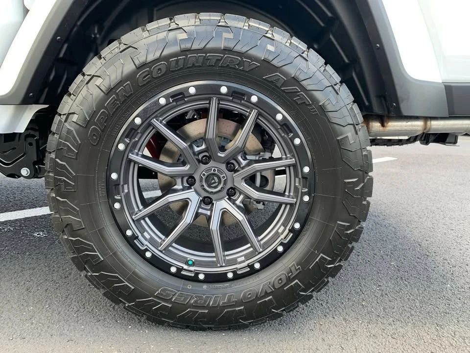 2026 Jeep JT Gladiator - Image 10 of 20