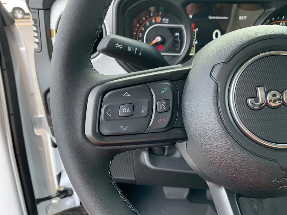 2026 Jeep JT Gladiator - Image 16 of 20