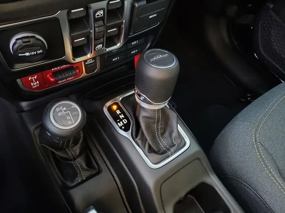 2026 Jeep JT Gladiator - Image 18 of 20