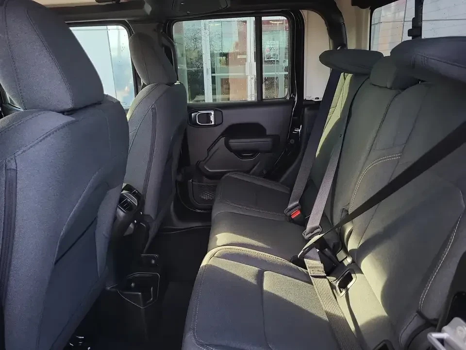 2026 Jeep JT Gladiator - Image 19 of 20