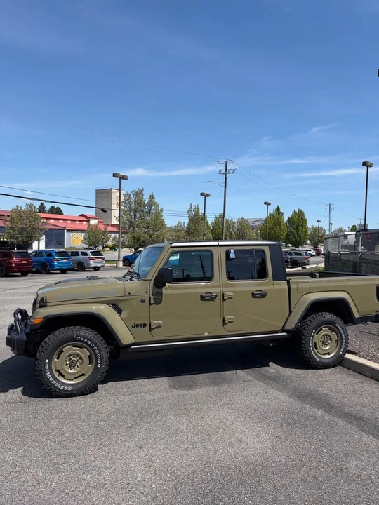 2026 Jeep JT Gladiator - Image 3 of 10