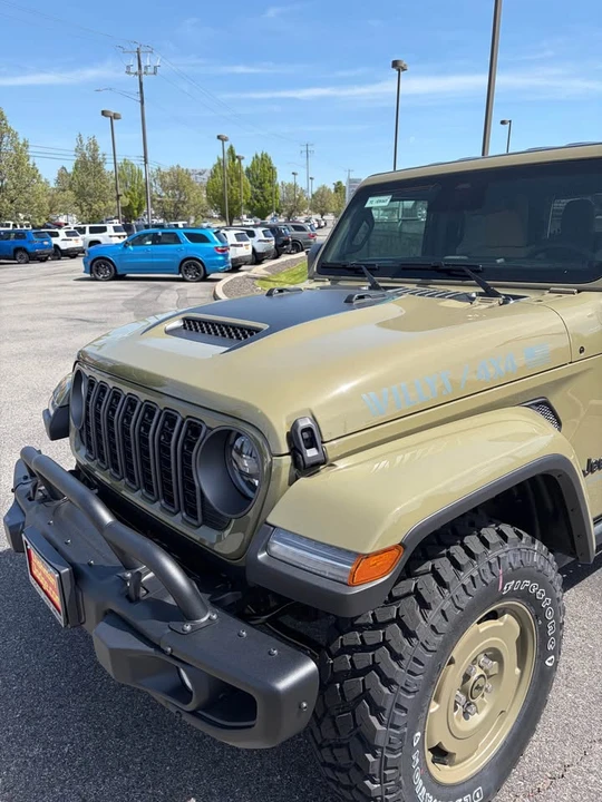 2026 Jeep JT Gladiator - Image 10 of 10