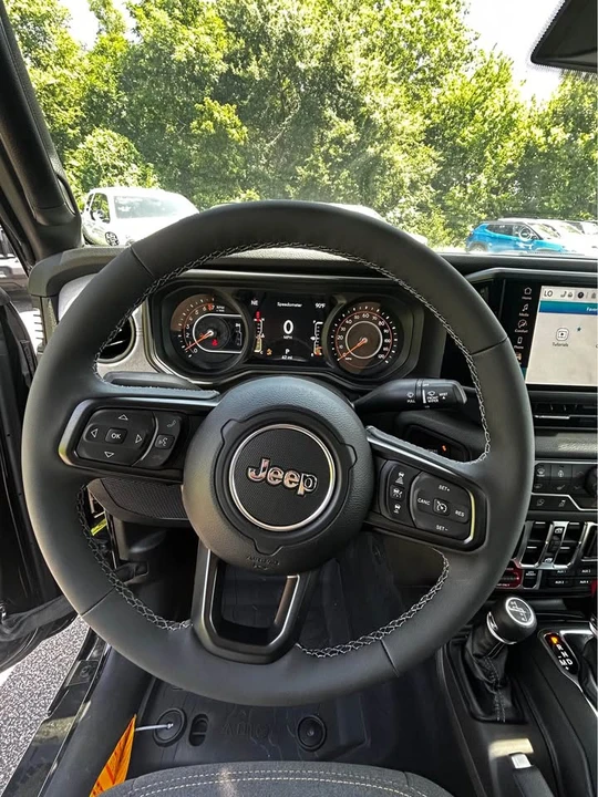 2026 Jeep JT Gladiator - Image 8 of 9