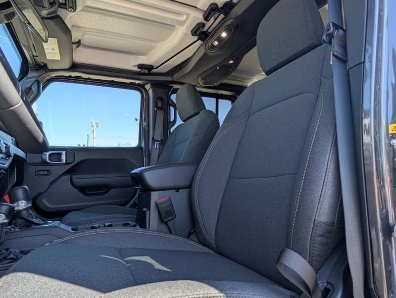 2026 Jeep JT Gladiator - Image 19 of 20