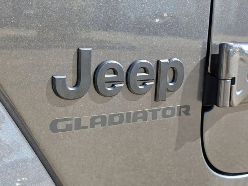 2026 Jeep JT Gladiator - Image 15 of 20
