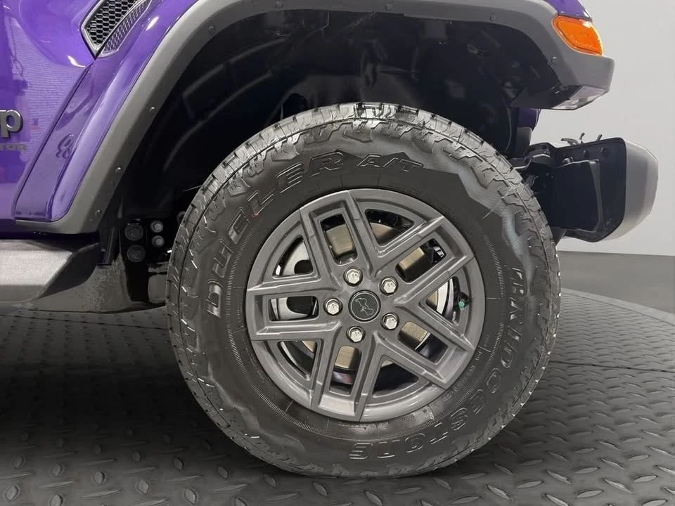 2026 Jeep JT Gladiator - Image 14 of 20
