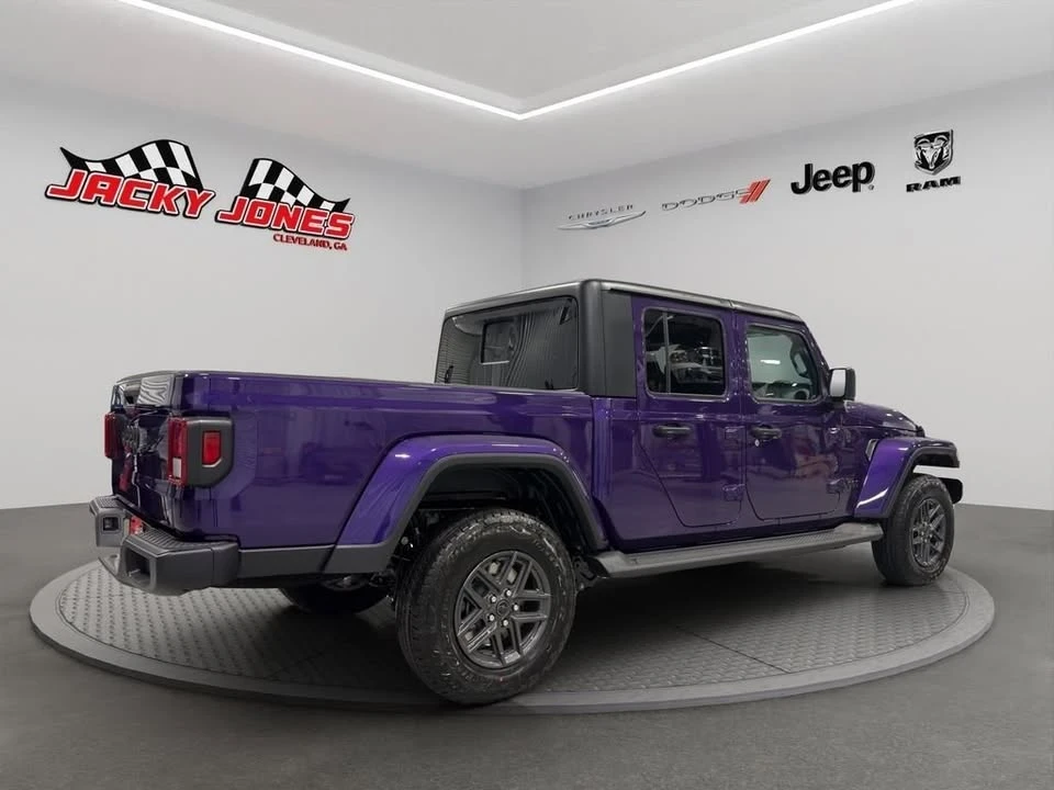 2026 Jeep JT Gladiator - Image 10 of 20