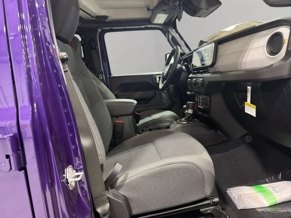 2026 Jeep JT Gladiator - Image 16 of 20
