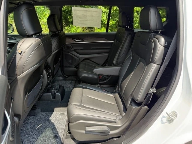 2026 Jeep WL Grand Cherokee - Image 16 of 31