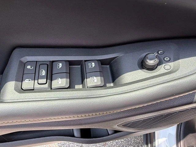 2026 Jeep WL Grand Cherokee - Image 14 of 31