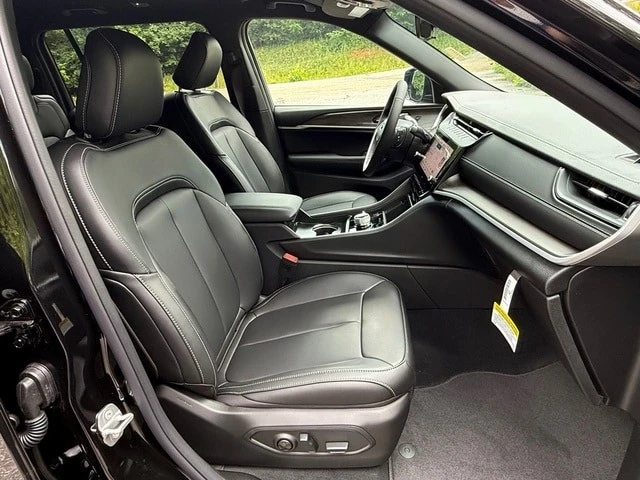 2026 Jeep - Image 24 of 31
